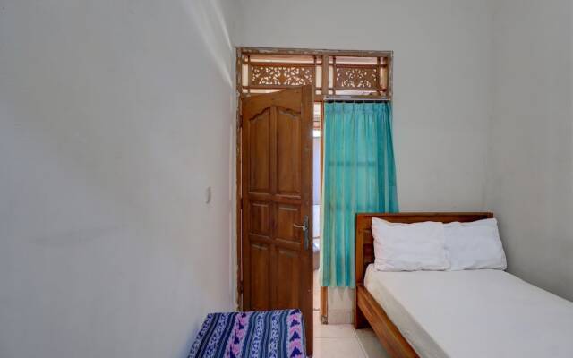 OYO Life 92838 Kost Ibu Surya