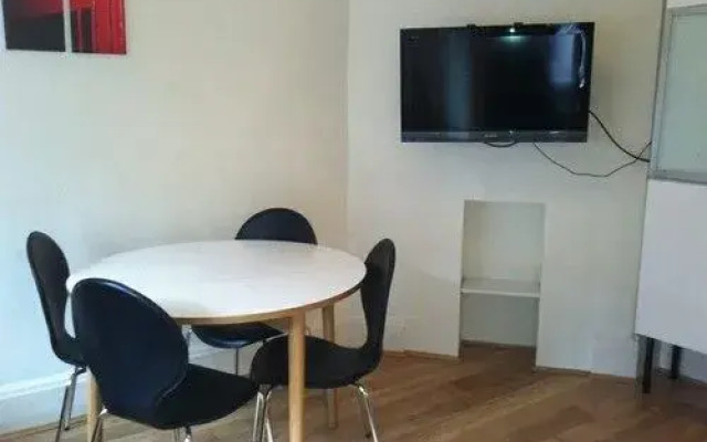 Trafalgar Square Apartments