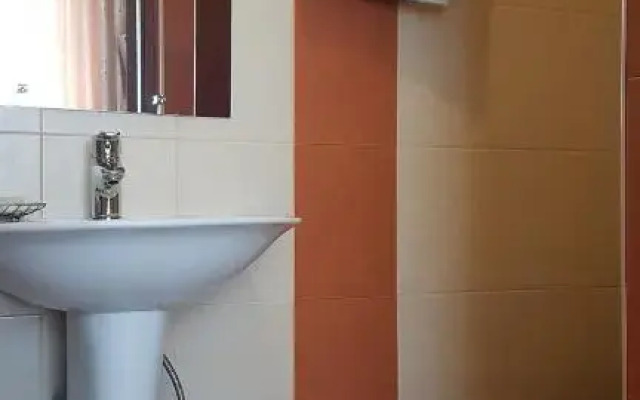 Parallel Hotel