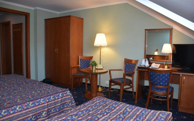 Nash Suites Airport Hotel