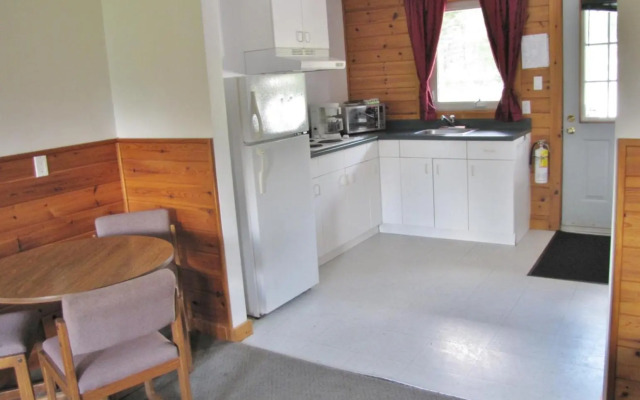 Quiet Bay Inn & Café