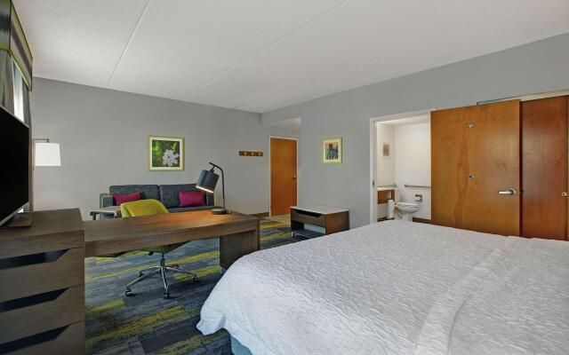 Hampton Inn & Suites Augusta West