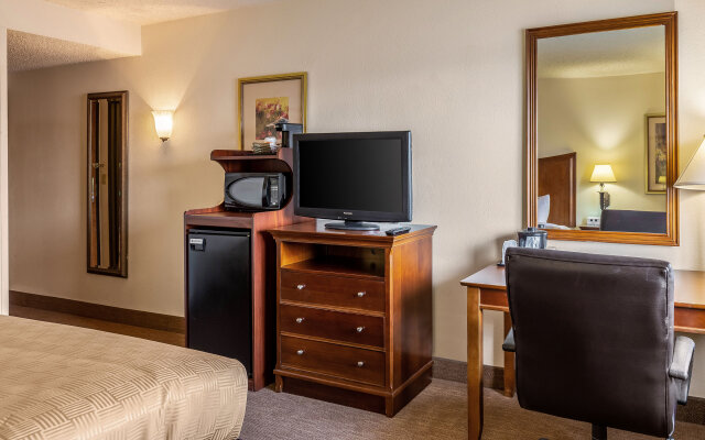 Quality Inn & Suites Albuquerque Downtown - University