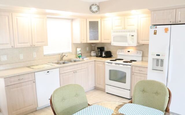 Jamaica Royale 005 - 2 Br Condo