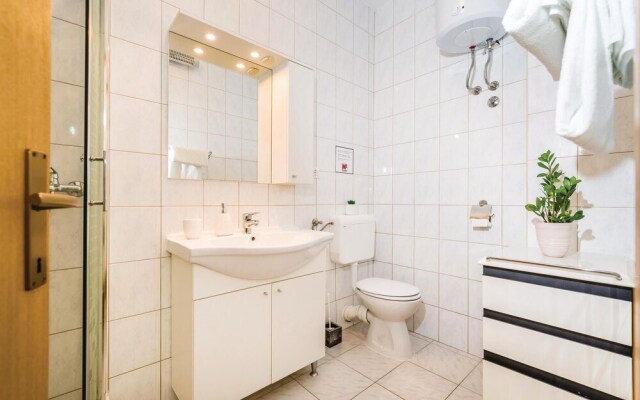 Stunning Home in Debeljak With Wifi and 6 Bedrooms