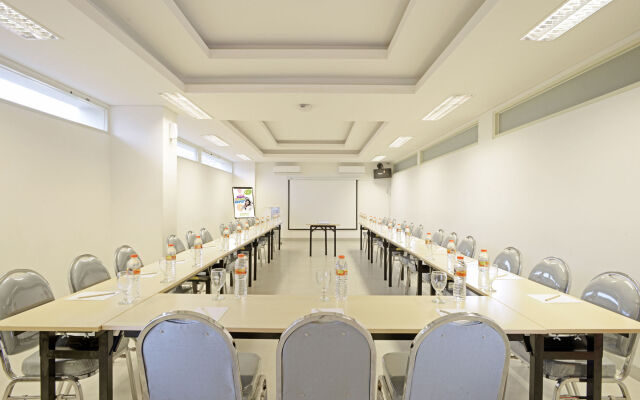 POP! Hotel Diponegoro Surabaya