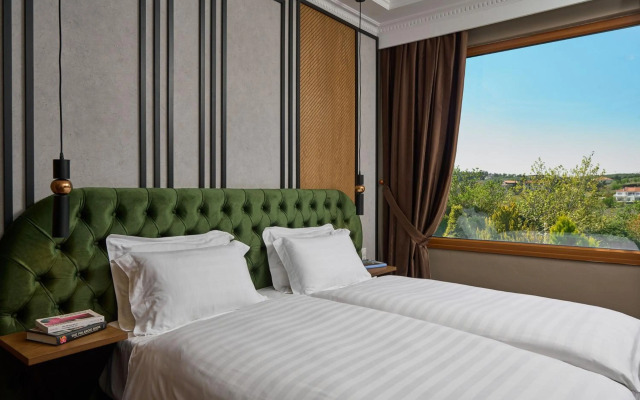 Royal Hotel