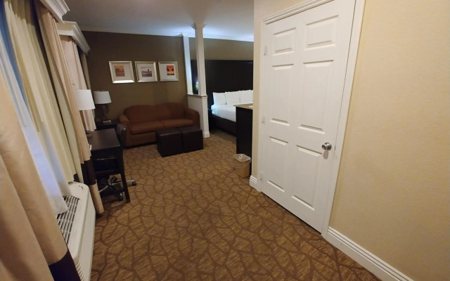 Comfort Inn & Suites Huntington Beach