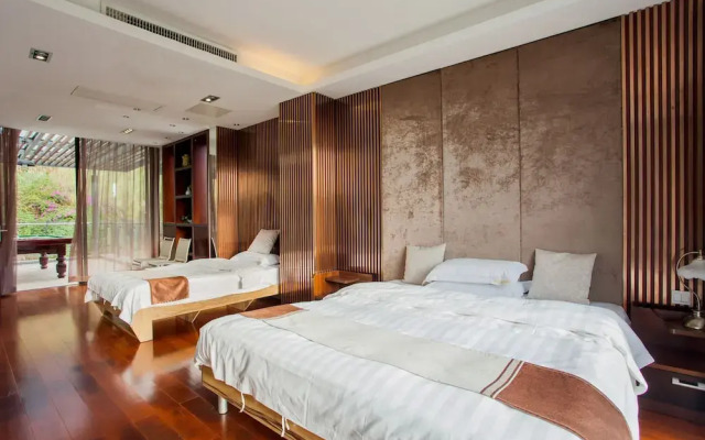Deluxe Villa in Mingyue Mountain and Stream