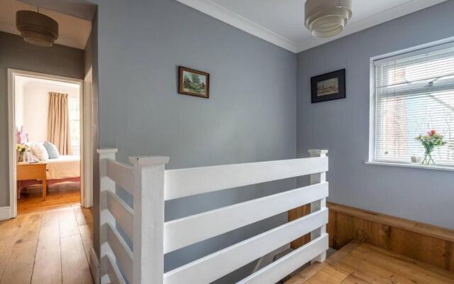 Beautiful 4-bed House in Monmouth