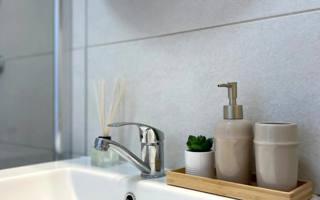 The Palm Apartment - free parking central studio