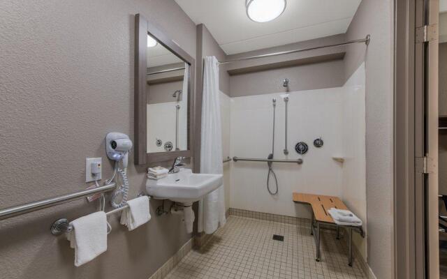 Red Roof Inn Hickory