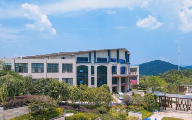 Xihai Hot Spring Holiday Hotel