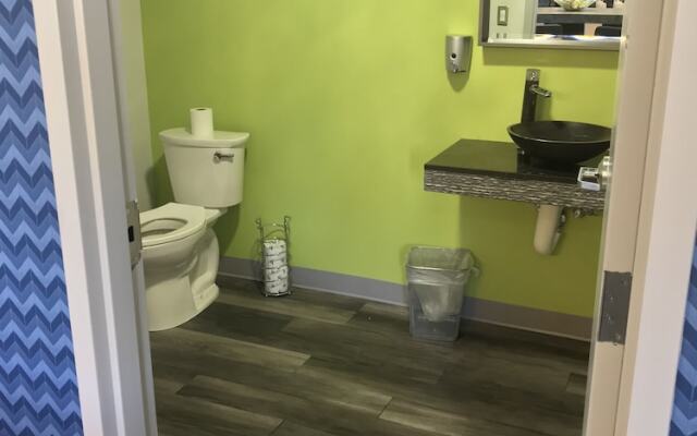 Econo Lodge Downtown Omaha