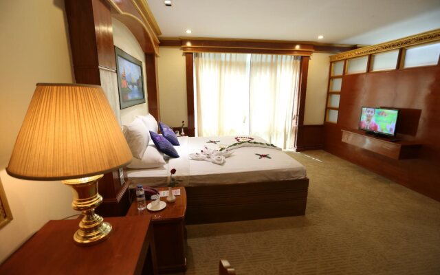 Su Tine San Royal Palace Hotel