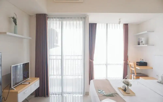 Cozy Look Studio Apartment At Lrt City Bekasi