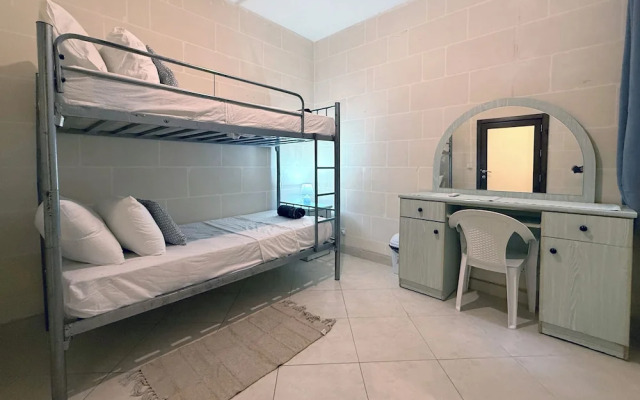 Traditional Maltese 3BD Apartment