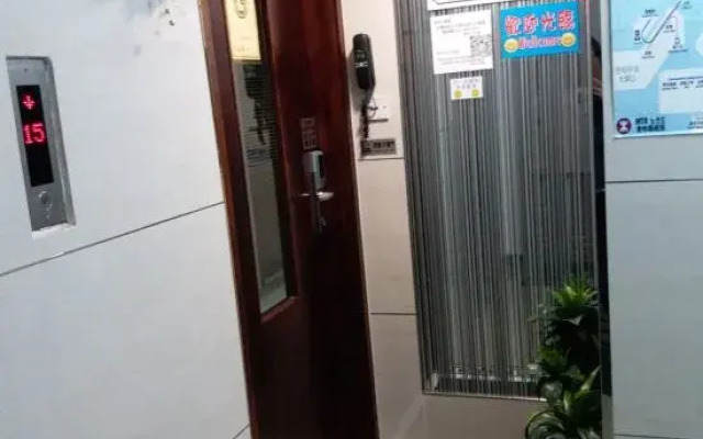 Happy Holidays Hostel(Next to Tsim Sha Tsui MTR Station)