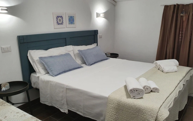 Apartment in Villa a Stone's Throw From the sea Up