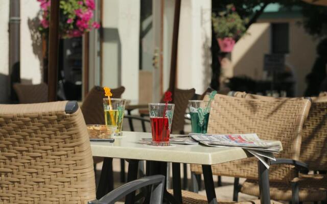 Hôtel de Genève , Faverges-Seythenex 74210, Haute Savoie