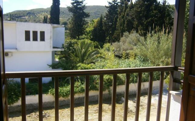 Tania House