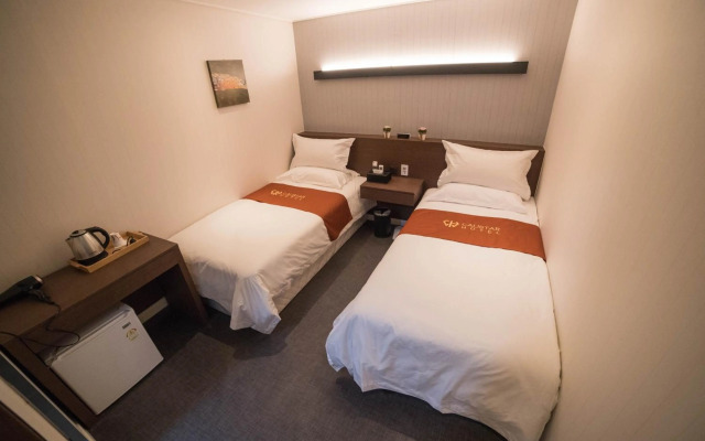 Calistar Hotel