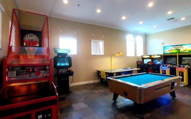 Family Oasis, Cozy Retreat With Bunk Room