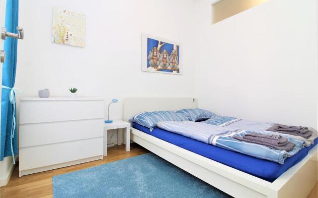 MARINE: Newly renovated 2nd district apartment