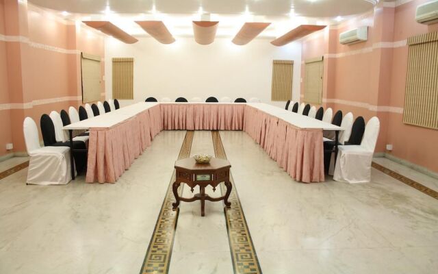 Crescent Park Hotel