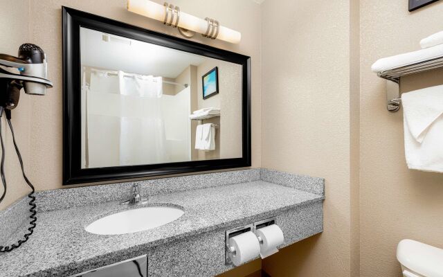 Home Inn and Suites Lloydminster