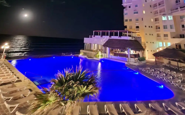 Cancun Plaza Condo Hotel