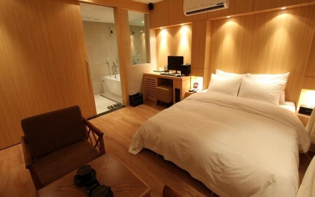 A Seven Hotel