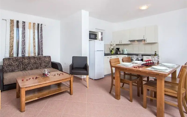 Jana Residence