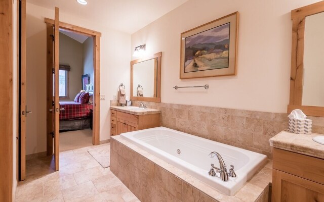 Angani Way Town102 - 3 Br Condo