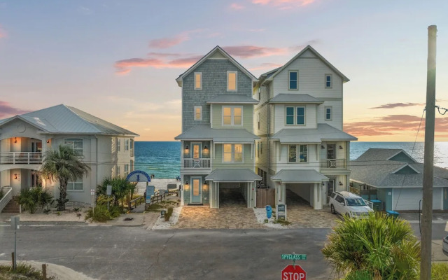 Pineapple Paradise! 6BR 7BA Beachfront House! Private Pool! Grill! Sleeps 16!