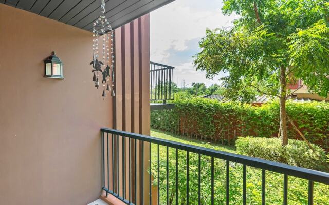 Bluroc Hua Hin by FavStay