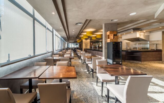 Manhattan Porto Alegre by Mercure