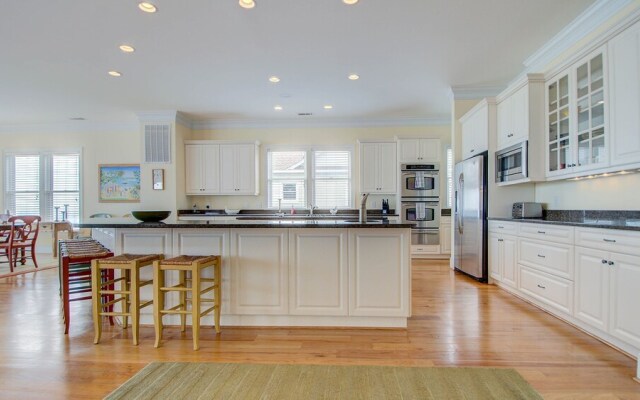 Higher Porpoise by Peace Vacations