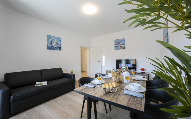 Boutique Apartment 7