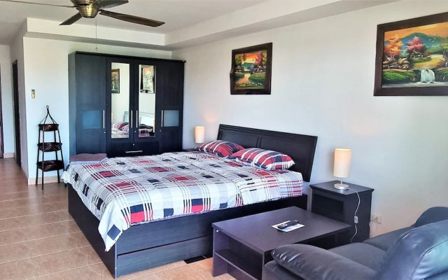 Large Studio Condo Jomtien