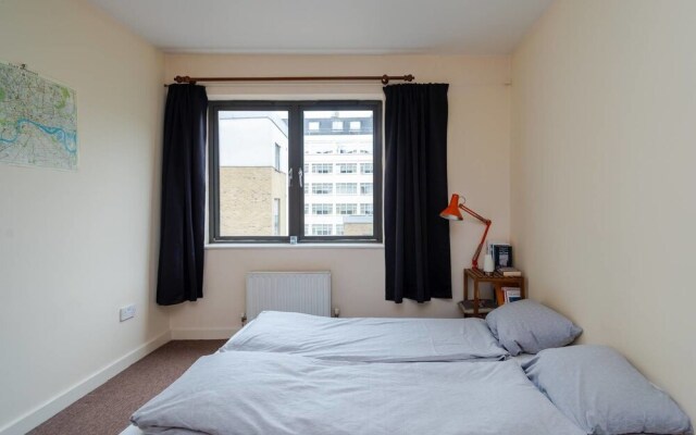 A Cosy 1 Bedroom Flat With a Balcony