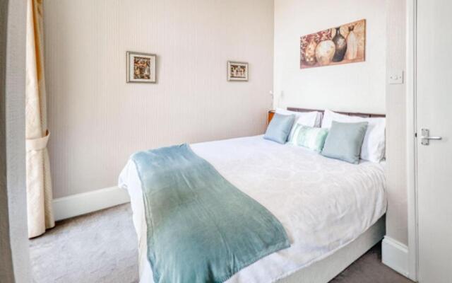 Apartment 2 - 1 Bedroom Sea Front-Sea Views-Free Parking