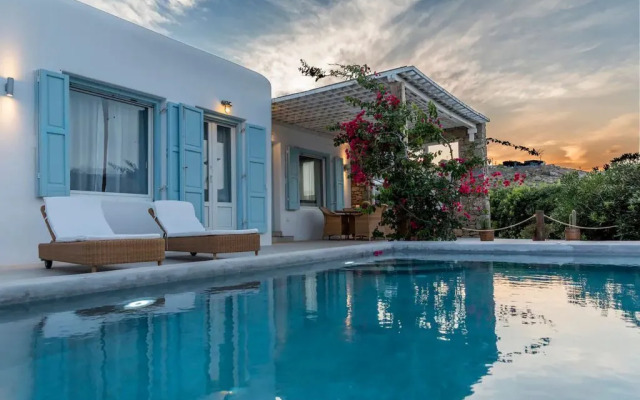 Etesians Suites & Villas