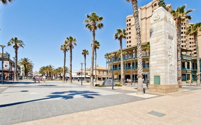 Aqua Waves Glenelg Central Studio Apt