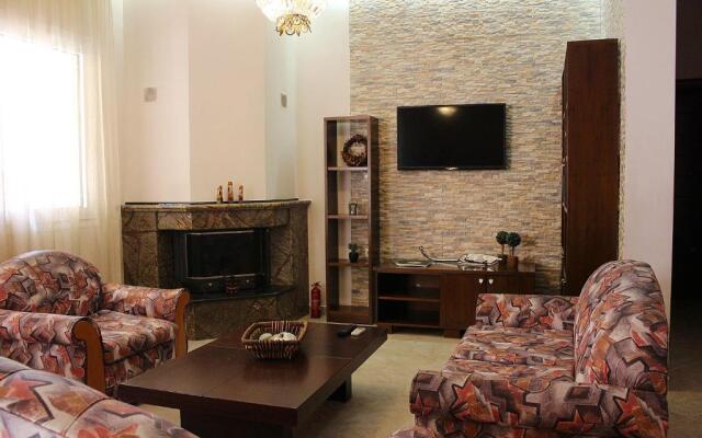 My Home - Meteora Central Apt - 2 BD