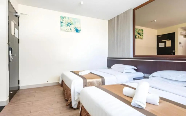 Goldenhill Hotel
