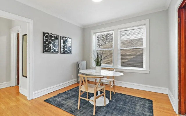 1BR Airy Apt- Barry 2