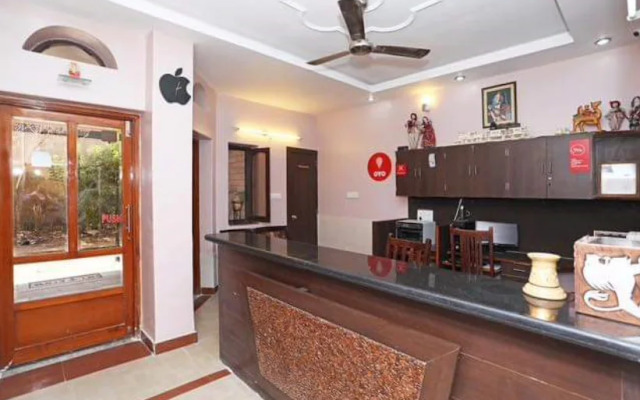 OYO 9852 Leela Villas Guest House