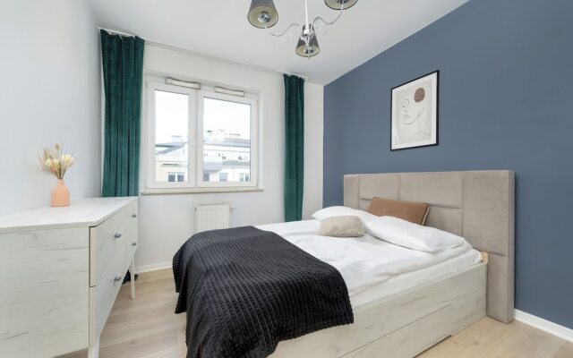 Amazing Apartment for 6 by Renters