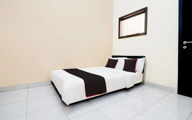 OYO 94421 Soetomo Guest House